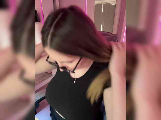 Cris_Mi webcam