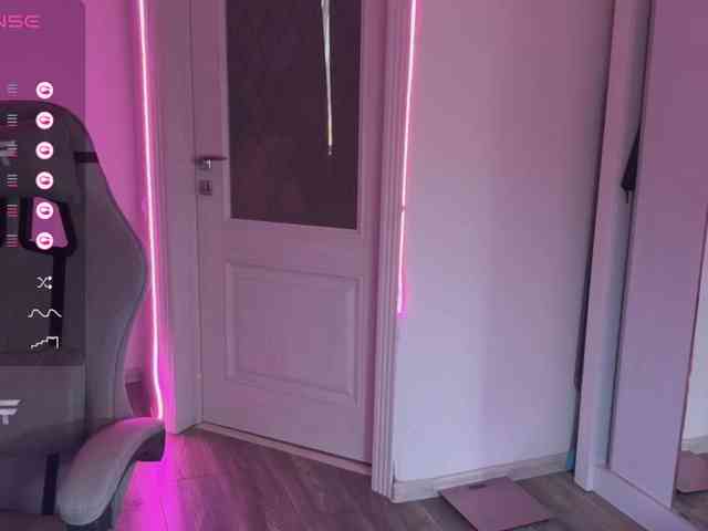 Cris_Mi webcam