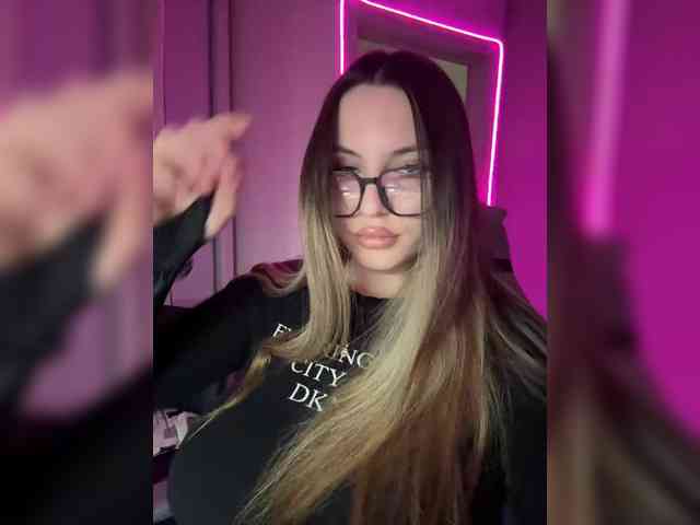 Cris_Mi webcam