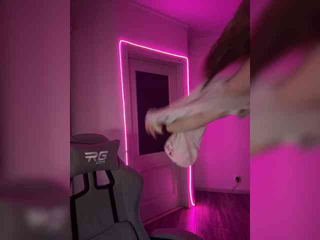 Cris_Mi webcam