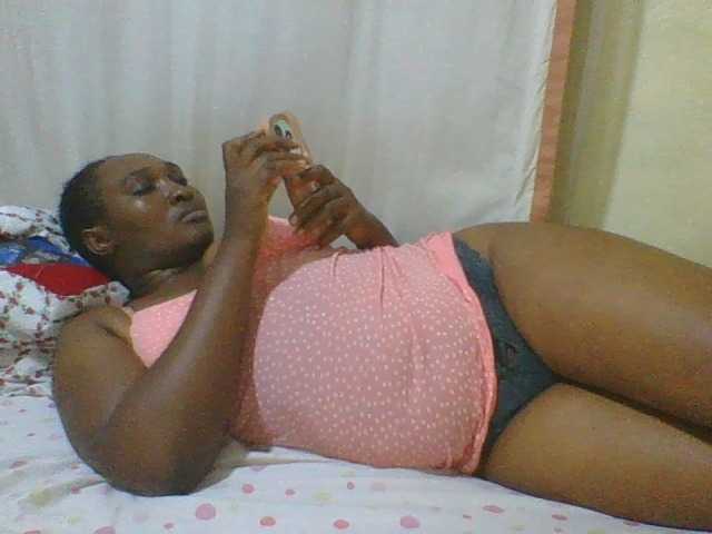 hot-masha, en directo ahora en BongaCams