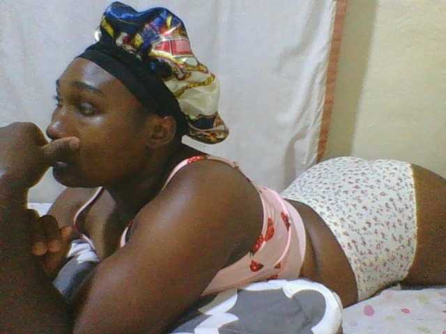 hot-masha live cam on BongaCams