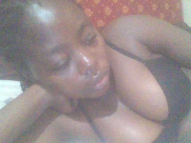 PrettyG live cam on BongaCams