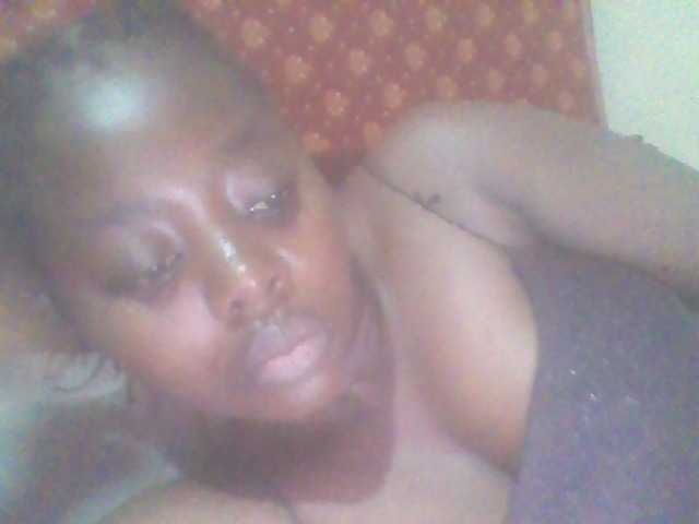 PrettyG live cam on BongaCams