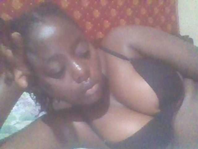 PrettyG live cam on BongaCams