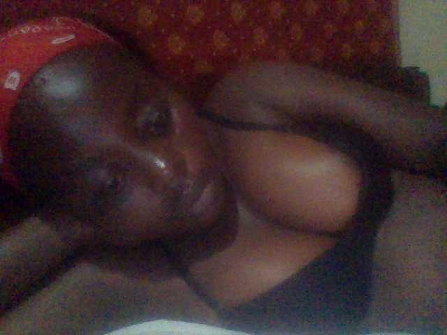 PrettyG live cam preview