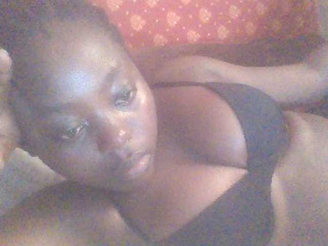 PrettyG live cam on BongaCams