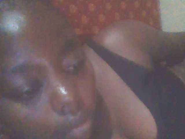 PrettyG live webcam show