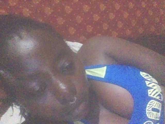 PrettyG live cam on BongaCams