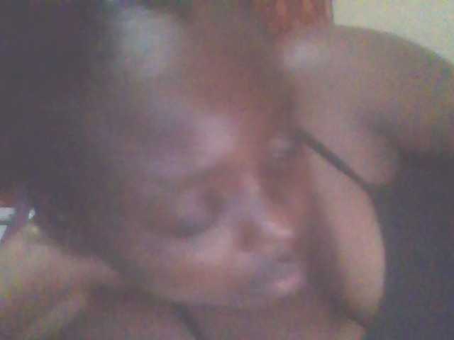 PrettyG live webcam show