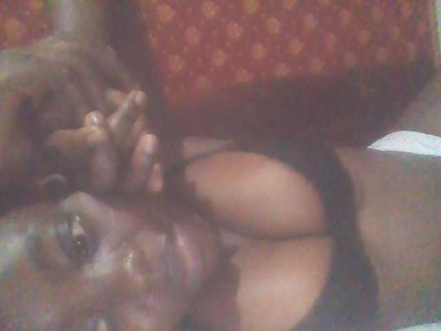 PrettyG live cam on BongaCams