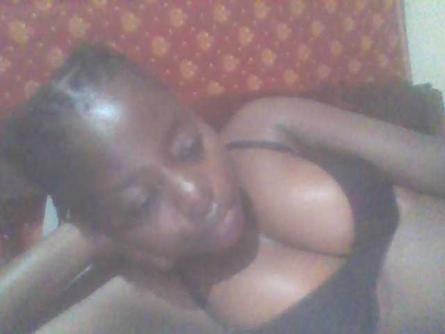 PrettyG live cam on BongaCams