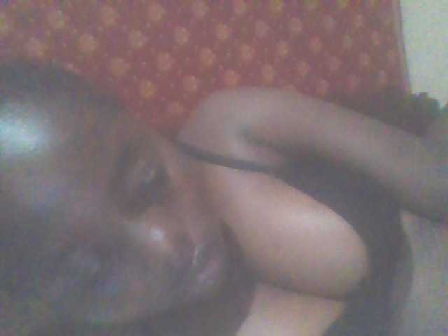 PrettyG live cam on BongaCams