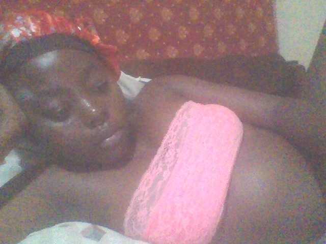 PrettyG live cam on BongaCams