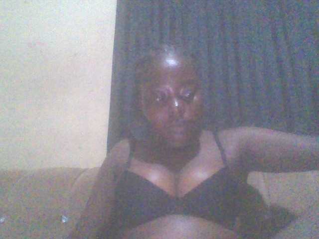 PrettyG live cam on BongaCams