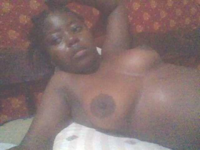 PrettyG live cam on BongaCams