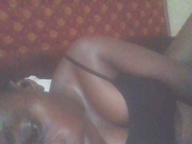 PrettyG live cam on BongaCams
