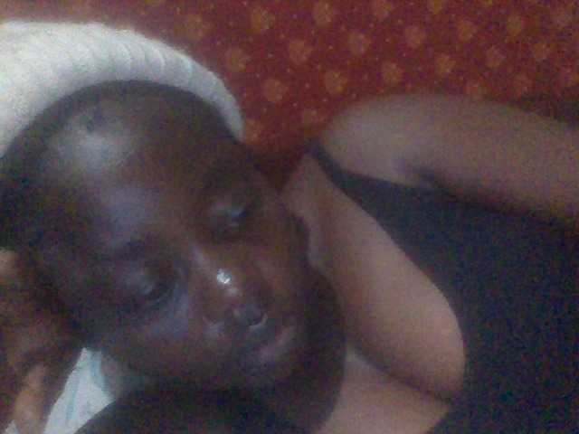 PrettyG, live now on BongaCams