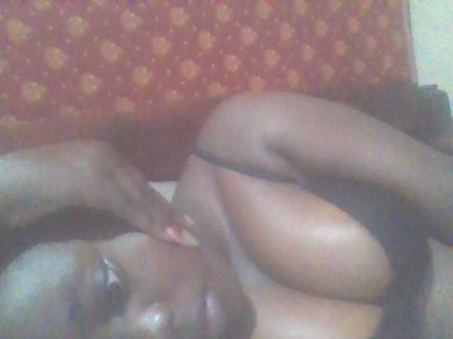 PrettyG live cam on BongaCams