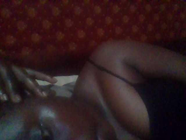 PrettyG live cam on BongaCams