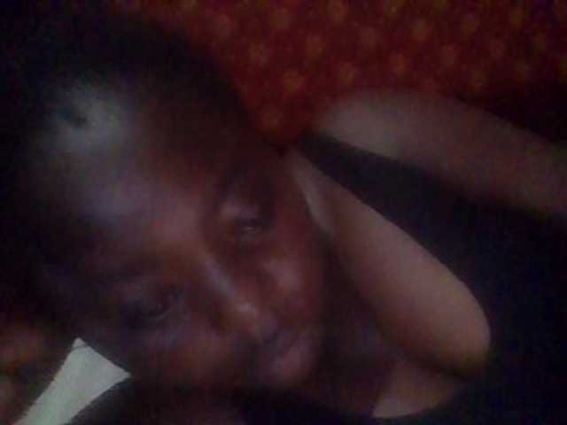PrettyG live cam preview