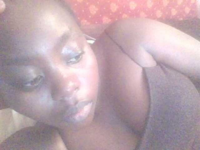 PrettyG live cam on BongaCams