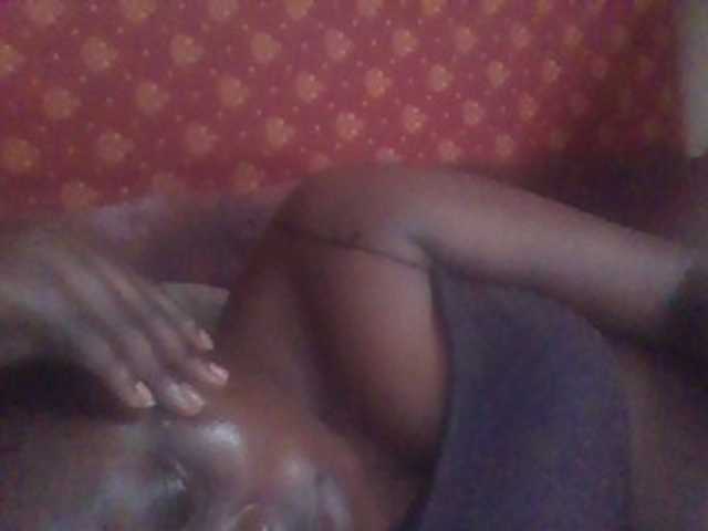PrettyG live cam on BongaCams
