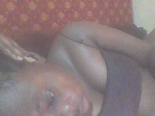 PrettyG live cam on BongaCams
