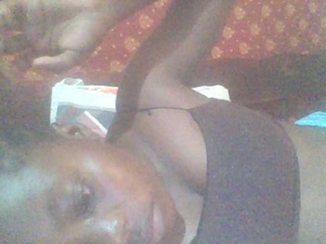 PrettyG live cam on BongaCams