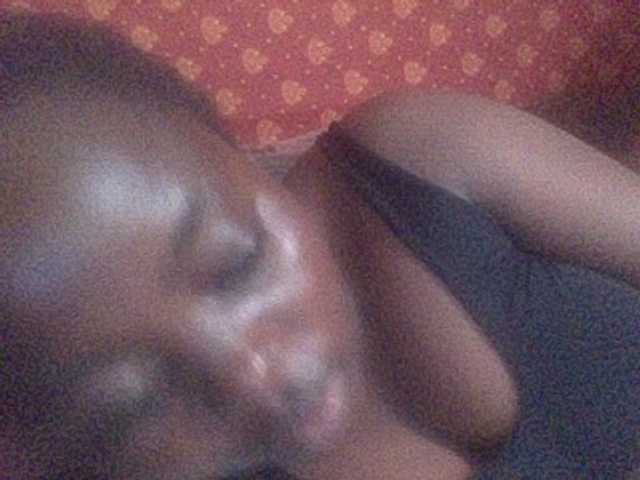 PrettyG live cam on BongaCams