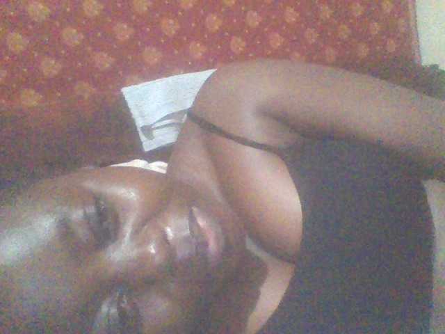 PrettyG live cam on BongaCams