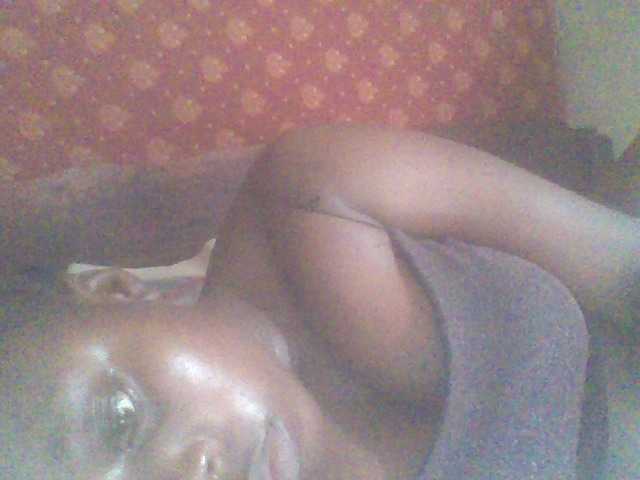 PrettyG live cam on BongaCams