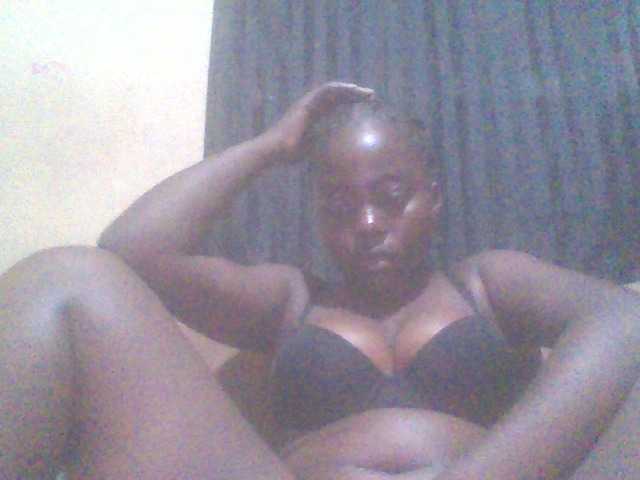 PrettyG live cam on BongaCams