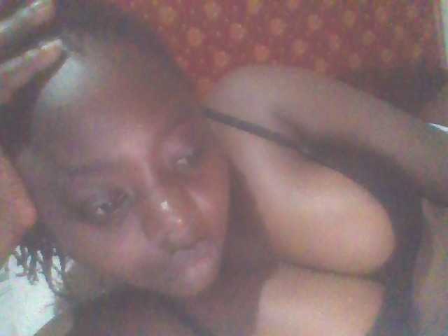 PrettyG live cam on BongaCams