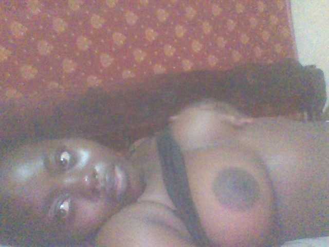 PrettyG live cam on BongaCams