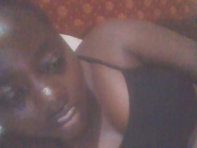 PrettyG live cam on BongaCams