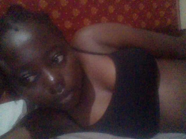 PrettyG live cam on BongaCams