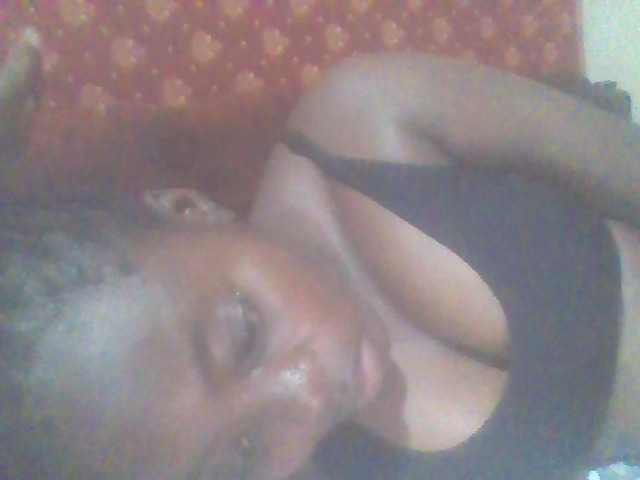 PrettyG live cam on BongaCams
