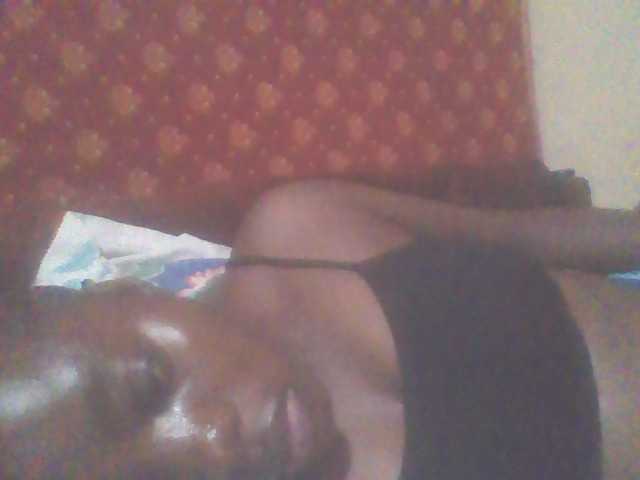 PrettyG live cam on BongaCams