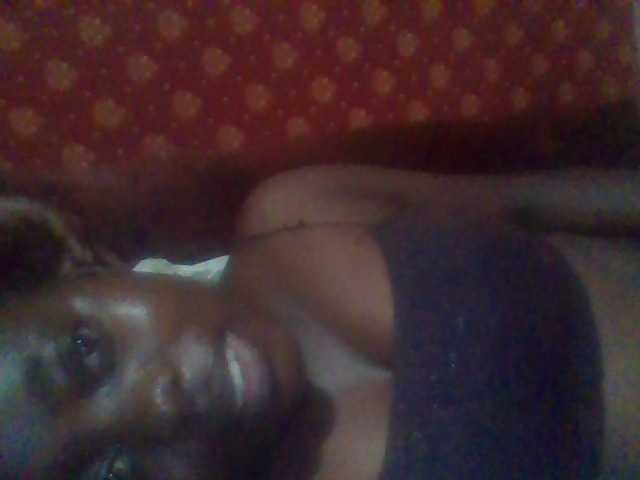 PrettyG live cam on BongaCams