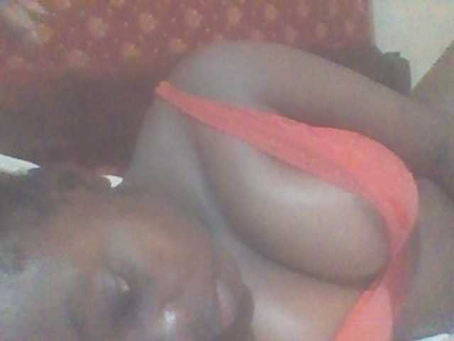 PrettyG live cam on BongaCams