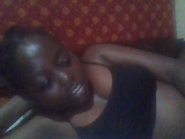 PrettyG live cam on BongaCams
