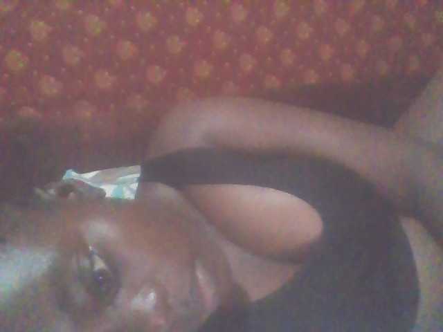 PrettyG live cam on BongaCams