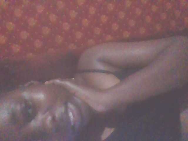 PrettyG live cam on BongaCams