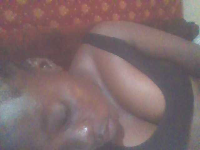 PrettyG live cam on BongaCams