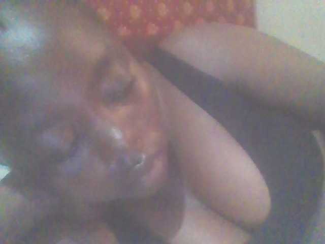 PrettyG Live Cam on BongaCams
