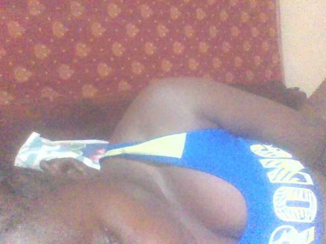 PrettyG live cam on BongaCams