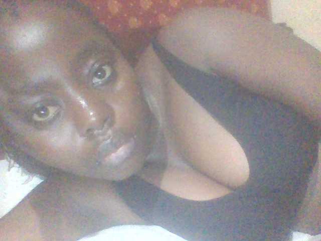 PrettyG live cam on BongaCams