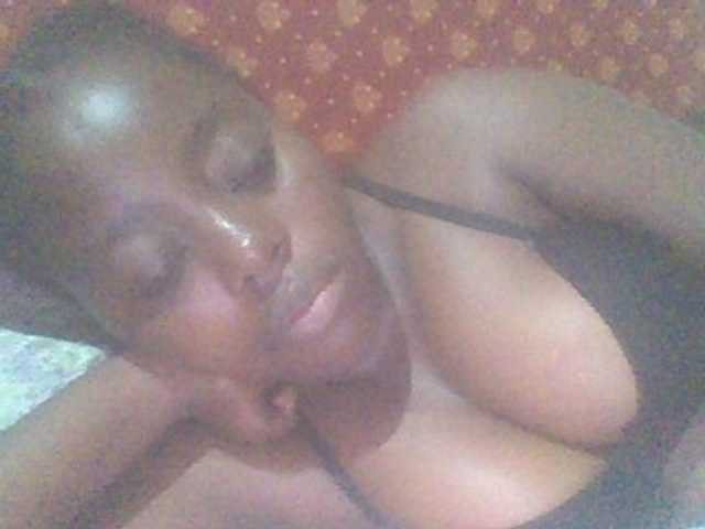 PrettyG live cam on BongaCams