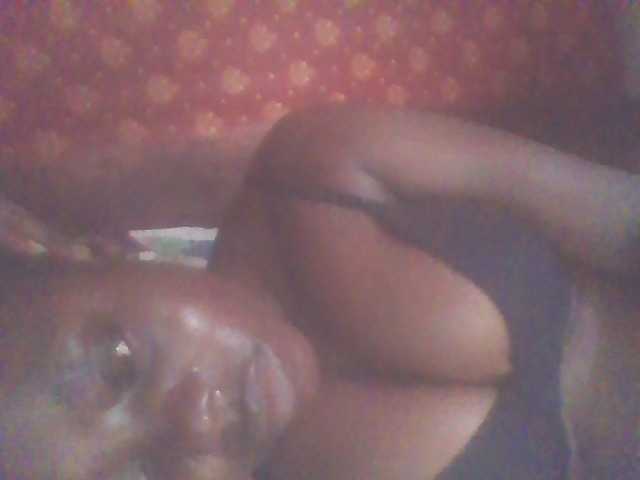 PrettyG live cam on BongaCams